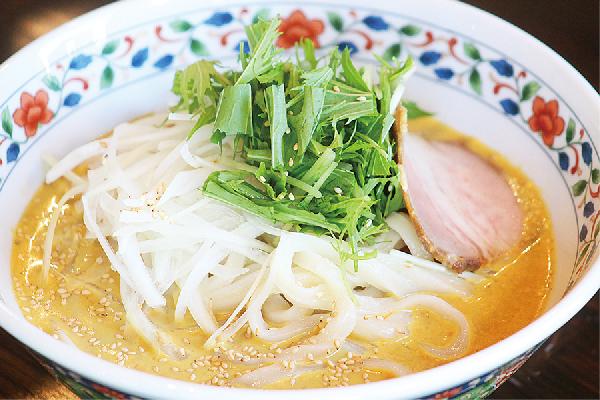 クリーミーでこく旨 新感覚な“カレーうどん”
