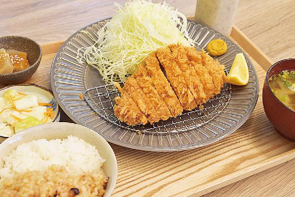 上ロースカツ定食